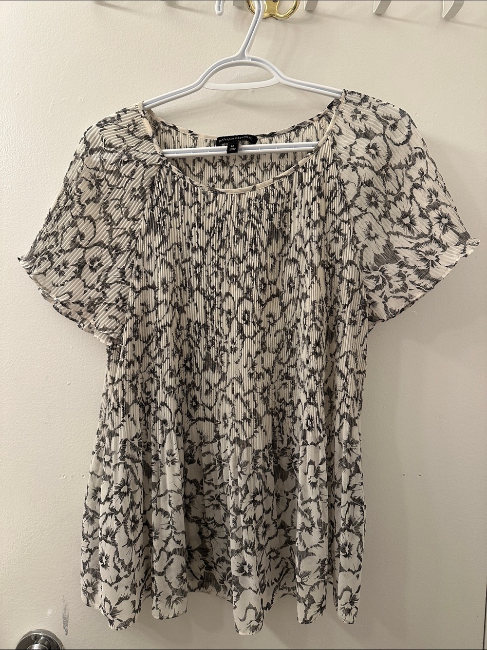 Banana Republic Black and Cream Pleated Floral Blouse